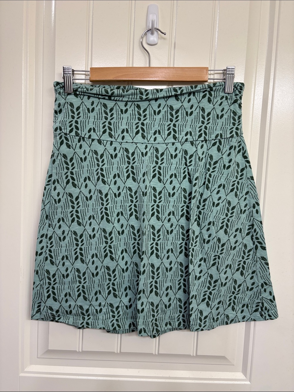 Toad&Co Mint Green Skater Skirt with Leaf Print